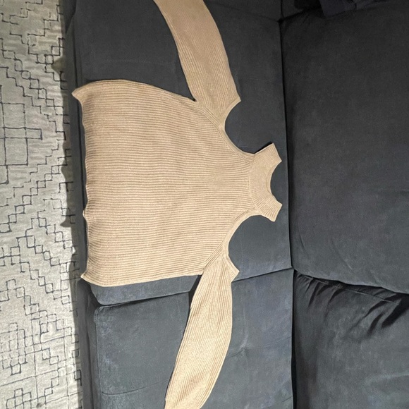 Worn only once - Picture 2 of 2